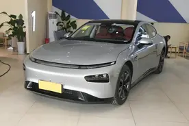 纯电续航670km，售价28.59万元，体验2022款小鹏P7 2022款 670N+图片