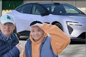 不到25万 年轻人的第一台豪华车！体验阿维塔06视频封面