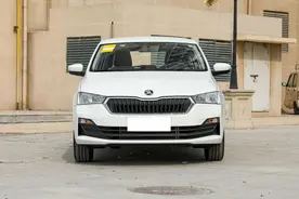合资便宜代步小车，空间不小，油耗不输日系车，带你看斯柯达昕动图片
