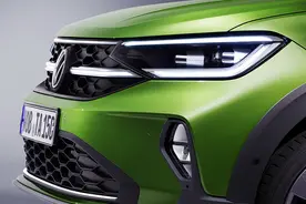 全新德系轿跑小型SUV！钢炮范十足！丰田C-HR表示很慌...图片