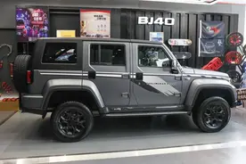 适合工薪家庭开的硬派SUV，224马力+采埃孚8AT，解读北京BJ40图片