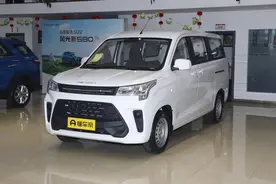 直接竞争五菱宏光，5.38万起代步车，前置后驱侧滑门MPV图片