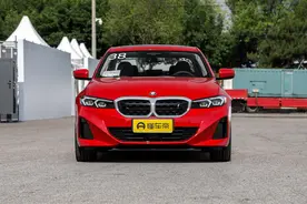 宝马i3：空间宽敞，配286马力，续航526公里带快充，值得考虑吗？图片