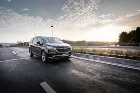 试驾2022款别克GL8艾维亚，豪华更进一步图片