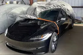 新款特斯拉Model 3实车现身！颜值大涨，增全液晶仪表+旋转屏幕？图片