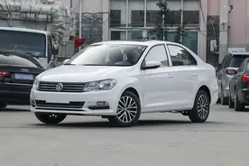 4.6L油耗，德系超低价三厢代步车，出了名的皮实耐用，大众桑塔纳图片