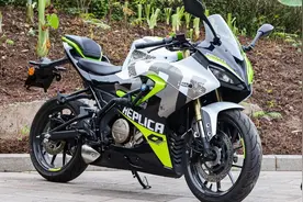 资讯｜17999元起，入门级仿赛QJMOTOR 赛250颜值与性能搭配图片