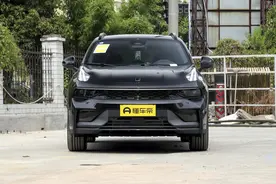 试驾体验领克01，配2.0T+爱信8AT，动力强劲，适合年轻人图片
