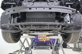奥迪Q4etron：T级轮胎、后轮鼓刹……奥迪也开始“套娃”了图片
