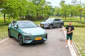 20万内插混SUV，深蓝S07和比亚迪宋Plus，谁更值得买？视频封面