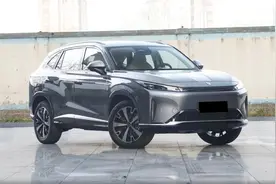 试驾荣威D5X DMH，有一个想法：12万若能买到，性价比还不错图片