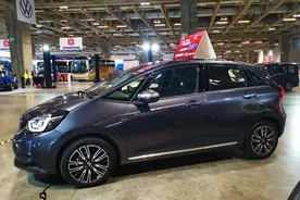 带电机的飞度来了，油耗低至4.5L/100km，本田飞度e:HEV首发亮相图片