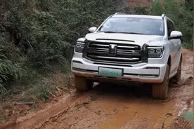 保留两把锁，油耗大幅降低，坦克500 Hi4-T实力强不强？图片