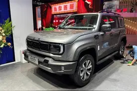 全新BJ40终于玩明白了越野车，能和坦克300掰手腕了吗？图片