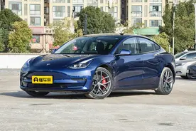 22款特斯拉Model 3配置解读，内饰极简，零百加速3.3s，亮点在智驾图片