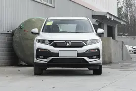 便宜日系小型SUV，空间不小动力成熟且省油，稳定靠谱，本田XR-V图片