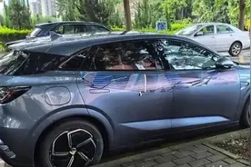 国产零百5秒内两厢车，比亚迪用B级车底盘，操控稳赢高尔夫？图片