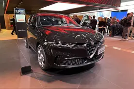新车 | 新旋钮式换挡/三种动力可选 2025款阿尔法·罗密欧托纳利亮相图片
