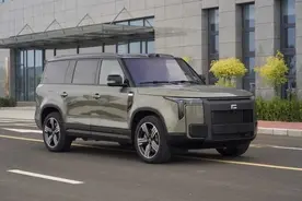 小米第一款车:理想同款增程器，路虎卫士的平替？图片