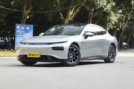 比Model 3便宜，纯电续航480公里，实拍2022款小鹏P7入门版图片