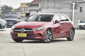 配1.3T发动机，两厢设计！奔驰A级(进口)解析图片