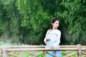 小说：意气风发的少年将军，爱上了温软的炮灰美人图片