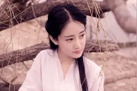 小说：她通过梦境穿越，给四皇子一瓶退烧药，醒来后发现药不见了图片