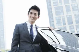 小说：女主好奇二哥的剧组生活，被他趁势拐走女主，大哥直呼后悔图片