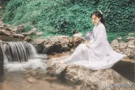 小说，堂堂战神孙猴子，竟被当众拧耳朵？真相实在让人啼笑皆非图片