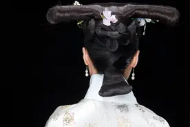 小说：桐儿是叶府的养女被哥哥们当成玩物一次次的剥夺。。。。图片