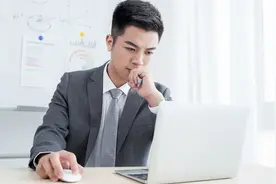 小说：遇到习惯性插队又道德绑架的人， 秦姝一贯有自己的办法图片