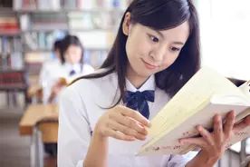 小说：分手五年后再遇前男友，他却成了我老板……图片