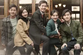 小说：妹妹买冰棍给哥哥吃，谁知被哥哥一巴掌打懵，愣在当场图片