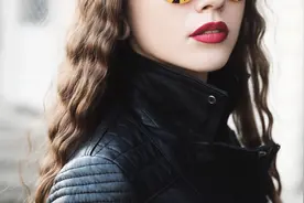 小说：出路是皇上给的，事情是自己做，看小姑娘是如何做事的。图片