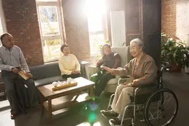 老年人如何合理进补蛋白粉图片