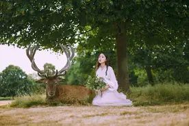 不知道怎么求婚？看看这个大叔的精心策划，给女友留下难忘的回忆图片