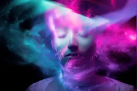 小说：糙汉对女知青一见钟情，嘴硬说其不好看，怕她被别人惦记图片