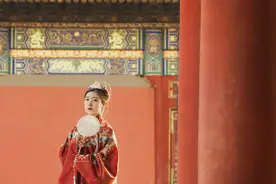 小说：原来是她拿走了自己的玉佩图片