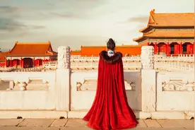 小说：孤身一人的弱女子，如何在这世间保护自己？收点有本事的人图片