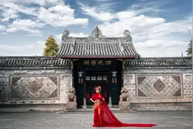 小说：穿越后，赐婚给从未谋面的战神王爷，听闻那王爷十分丑陋！图片