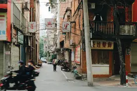 小说：护工和护士的行为有些异常，好像不大正常图片