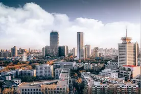 小说：日落西山你不陪，东山再起你是谁图片
