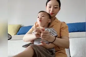 宝妈带娃  24小时都粘着你  走哪跟那  你们家有同款宝宝吗？视频封面