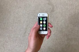 世界“最小苹果手机”开箱：我滴天呐，好小呀！视频封面