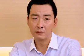 同在屋檐下：父亲弥留之际，儿子做出一个举动，父亲立马咽气！视频封面
