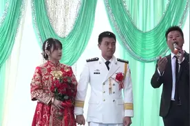贵州一20岁漂亮姑娘，被10几位土豪追求，最后嫁了一位海军视频封面