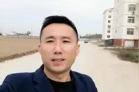华仔带你去看六层小区加装电梯后的真实情况，看完你会怎么选择？视频封面