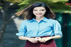 车晓和张译竟然是亲兄妹？母亲王丽云默认，台下观众大吃一惊！视频封面
