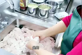 大肠里面竟然也有淋巴结？如何洗好一副干净的大肠？视频封面