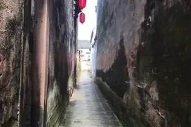 欲识金银气，多从黄白游，去看画里乡村，徽派民居——唐模视频封面